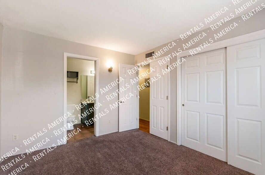 Building Photo - 8271 N Oracle Rd