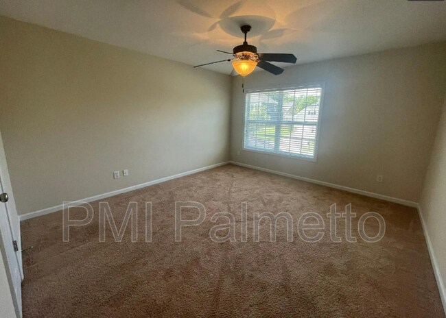 Building Photo - 121 Rossmore Dr