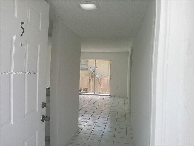 Building Photo - 461 SW 7th St