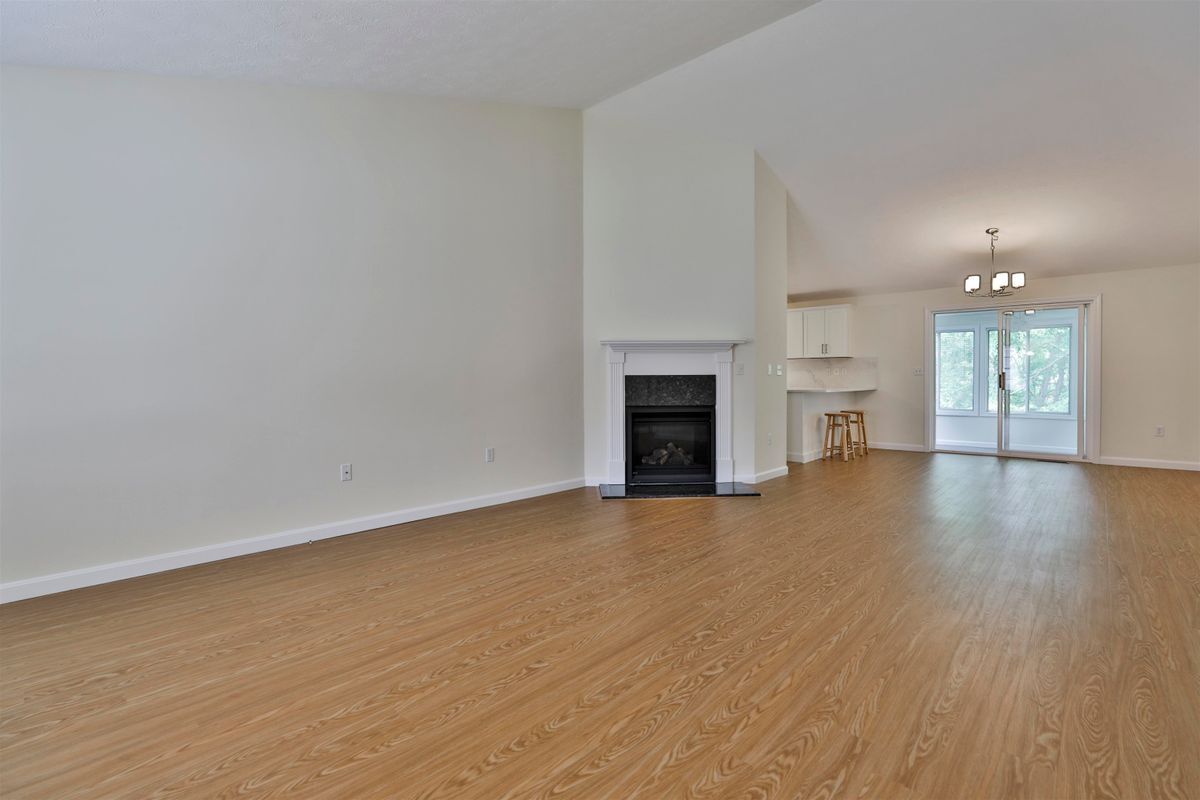 Building Photo - 4 Myopia Ln