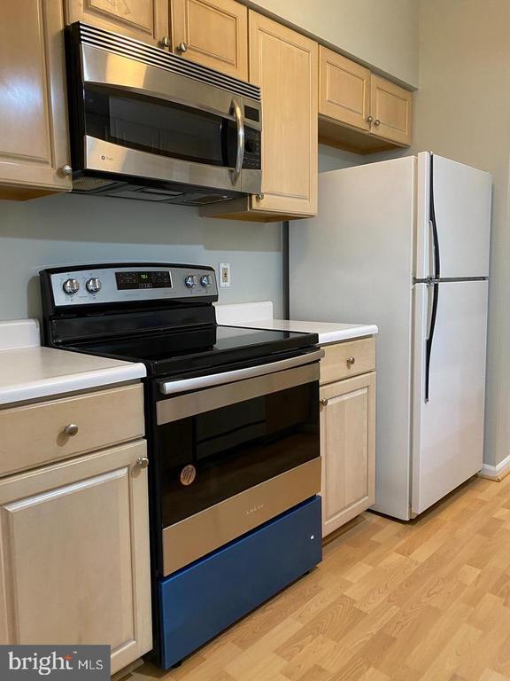 Building Photo - 23 Laurel Path Ct