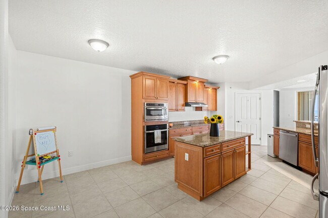 Building Photo - 1095 Jimmy Buffett Mem Hwy