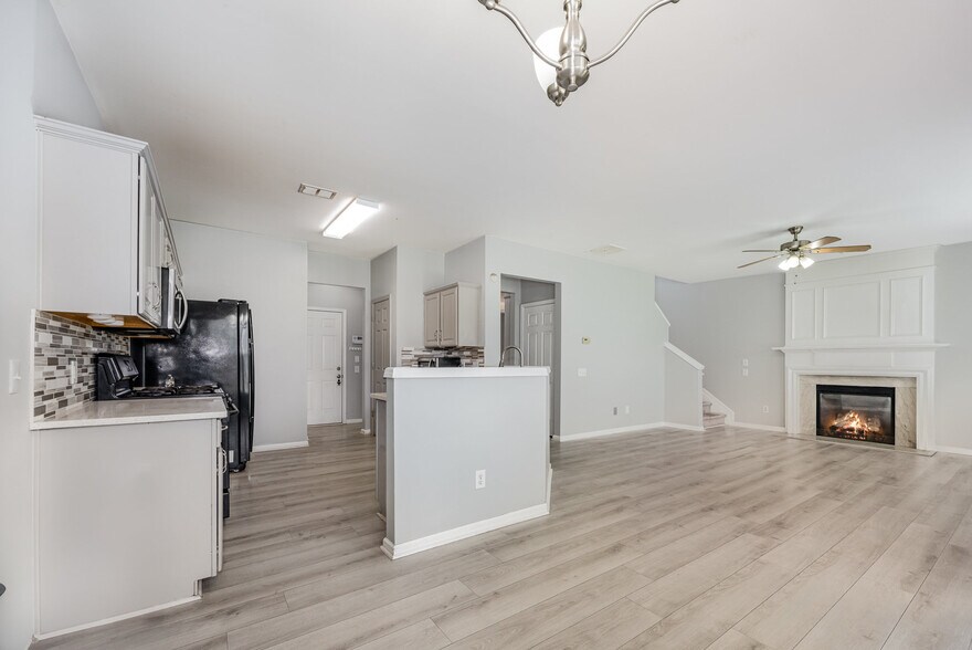 Building Photo - 10901 Claude Freeman Dr