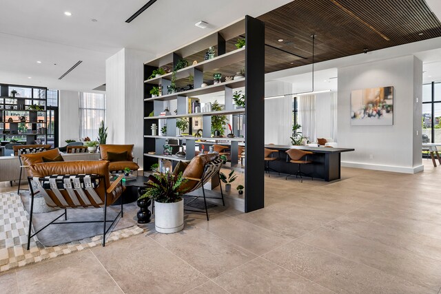 Building Photo - 225 N Elizabeth St