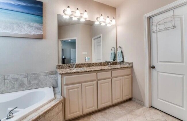 Building Photo - 607 Mallard Dr