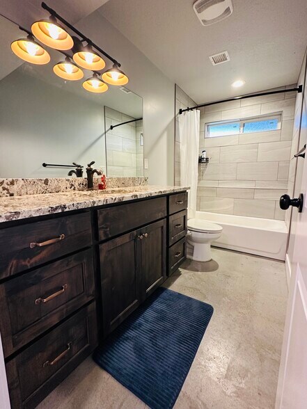 Building Photo - 583 N 400 E