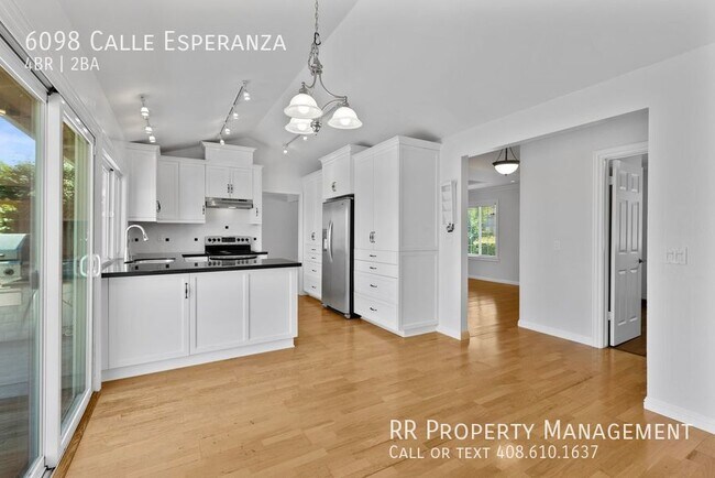 Building Photo - 6098 Cll Esperanza