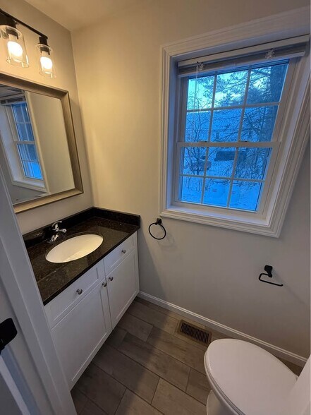 Building Photo - 86 Reservoir Dr