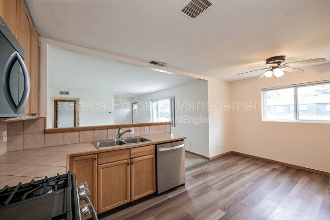 Building Photo - 9301 Ellen Ct