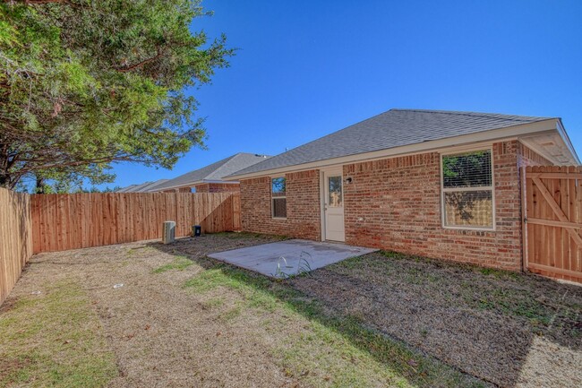 Building Photo - New Construction in Varenna Landing! Storm...