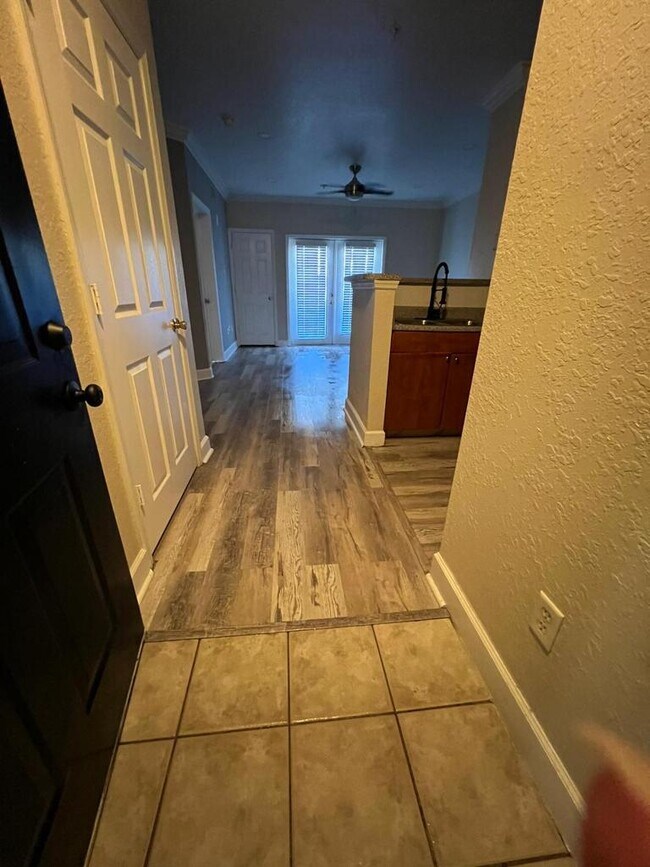 Building Photo - 202 E South St