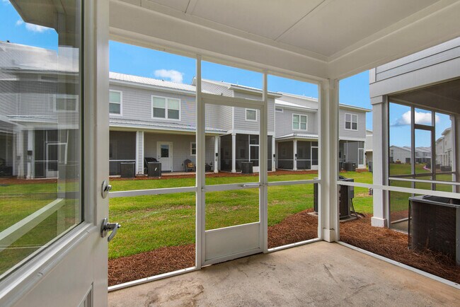 Building Photo - 384 Date Palm Ln