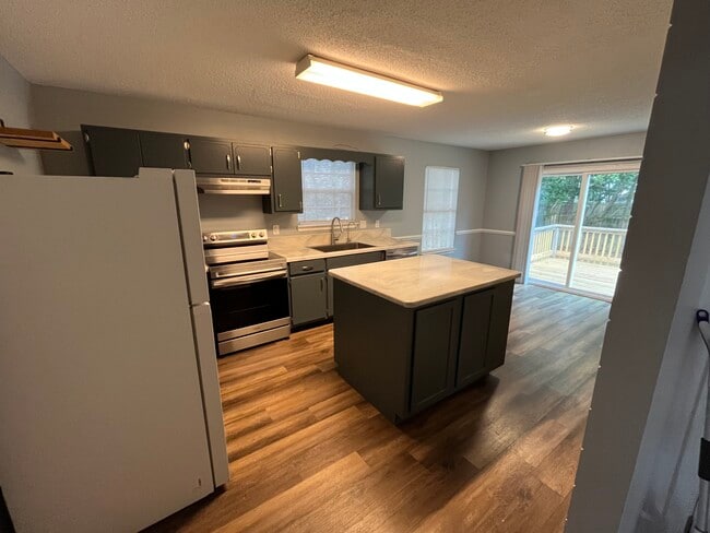 Building Photo - 377 Brookwood Blvd