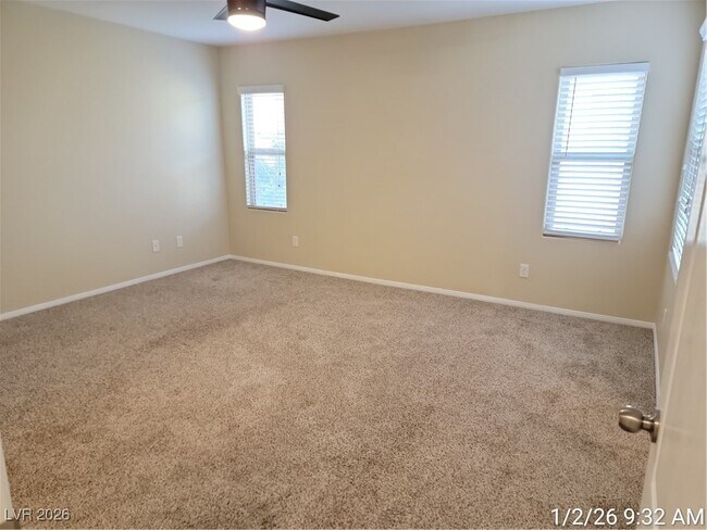 Building Photo - 10432 Yew Blossom Ave