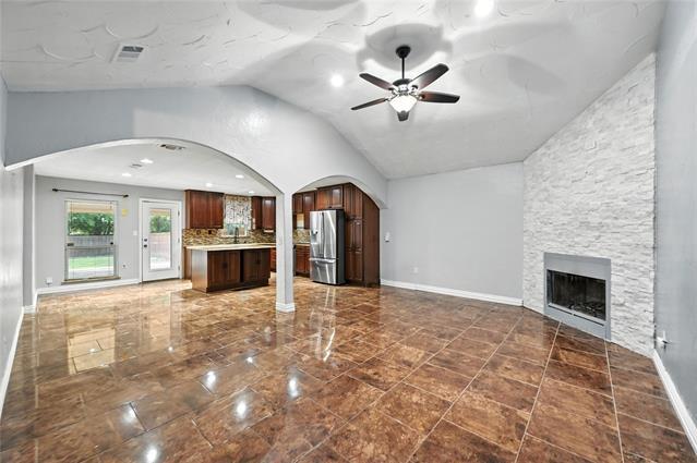 Building Photo - 3529 Alexandria Dr