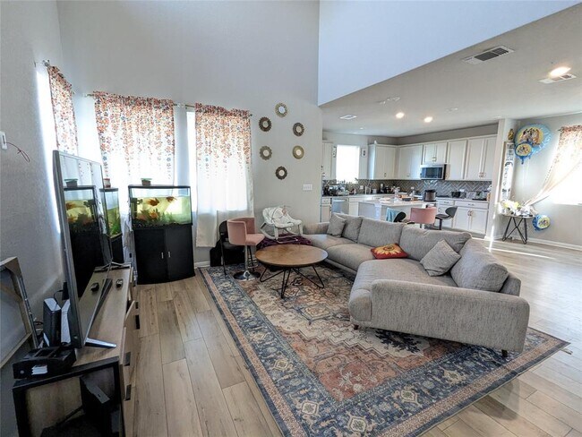 Building Photo - 2436 Danbury Ln