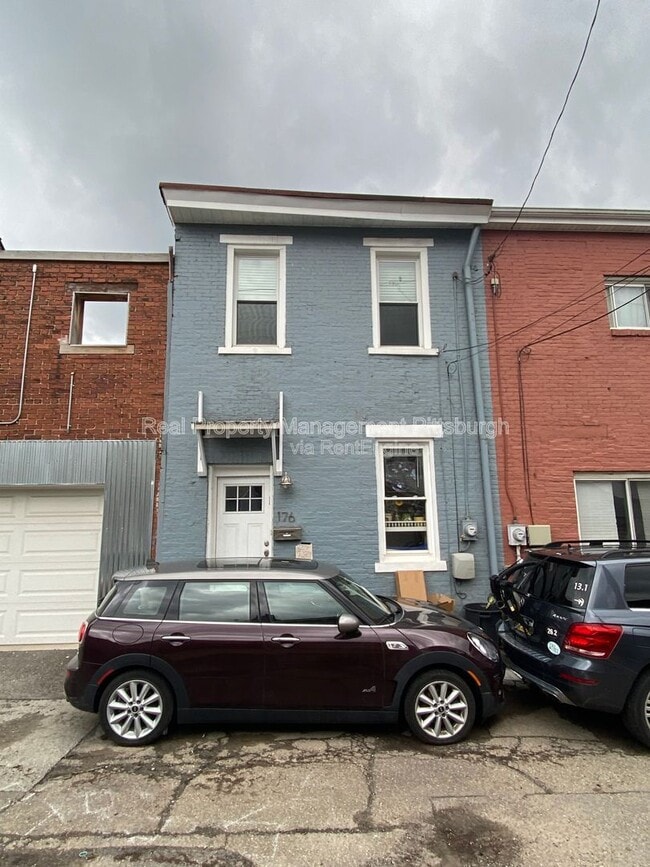 Building Photo - 176 Lodi Way