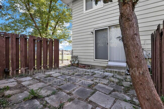 Building Photo - 3490 Clarkston Ave