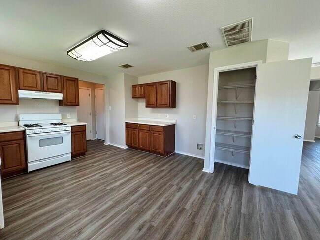 Building Photo - 119 Peppergrass Cove