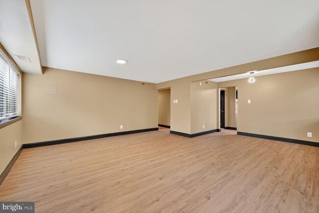 Building Photo - 10116 Little Pond Pl