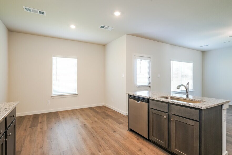 Building Photo - 421 Watson Ct