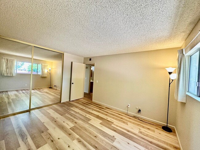 Building Photo - 2 BEDROOM 1 BATH HOME IN 55+ SENIOR COMMUNITY