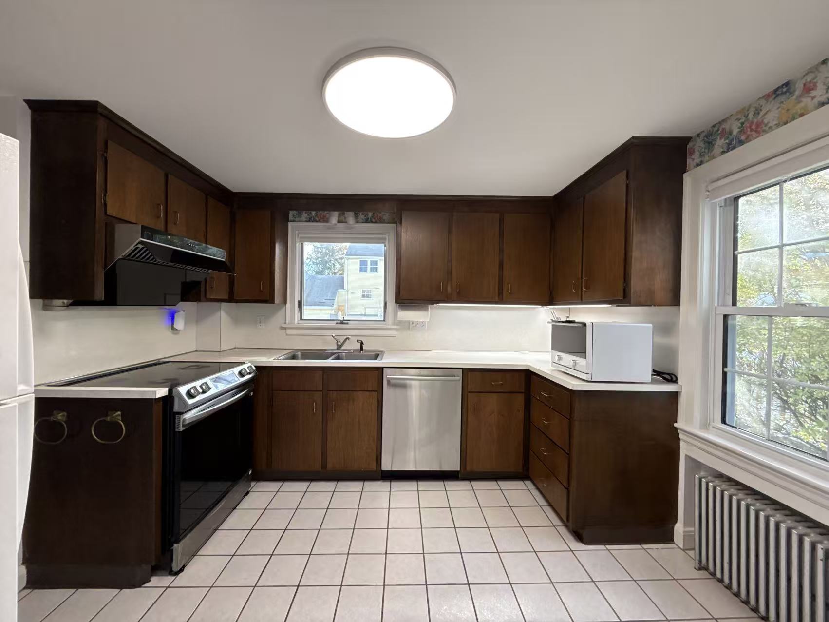 Building Photo - 48 Watson Rd