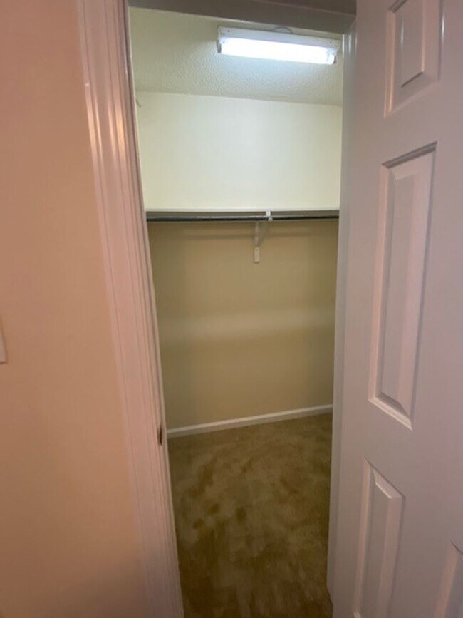 Building Photo - Jayne Lane Duplexes - Bldg 1