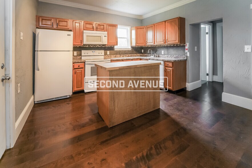 Building Photo - 8012 Elkhart St