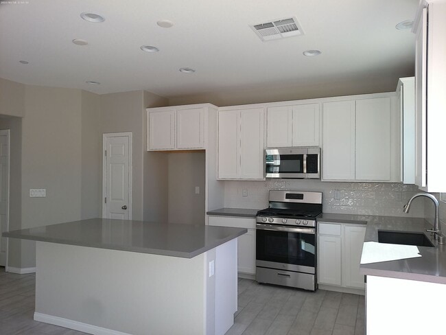 Building Photo - 6607 Dove Pt Pl