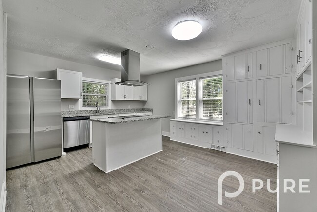 Building Photo - 1414 Mt Vernon St