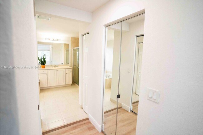 Building Photo - 4537 SW 183rd Ave