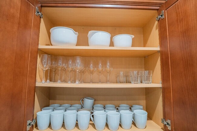 Building Photo - 1275 E University Dr