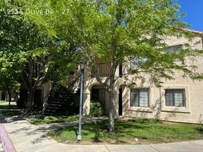 Building Photo - 2554 Olive Dr