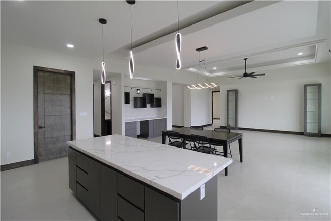 Building Photo - 1611 Oak Alley Dr