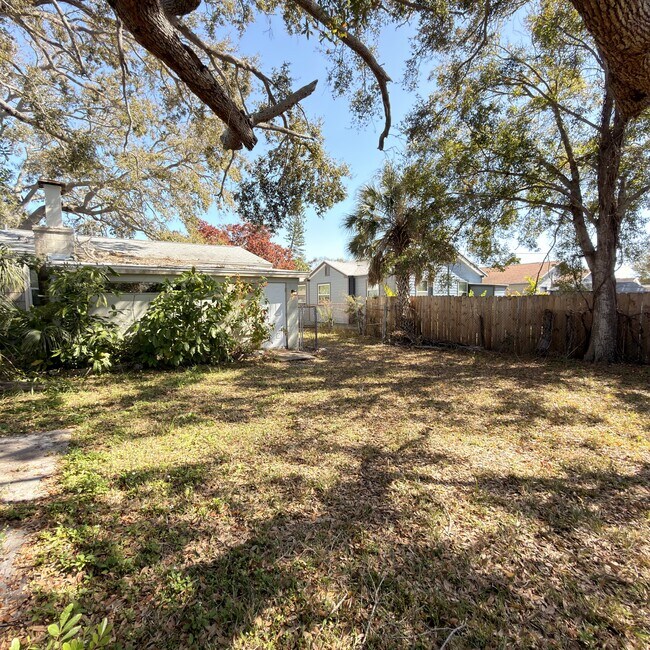 Building Photo - 2621 18th St S