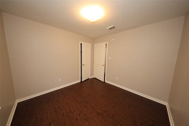 Building Photo - 5539 Mountain Forest Dr