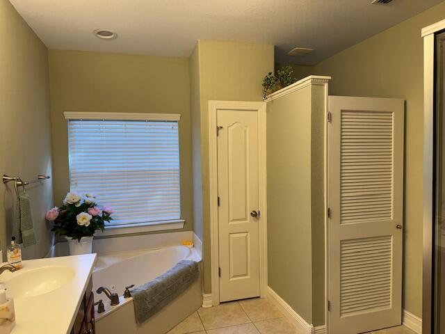 Building Photo - 200 Diamond Cove