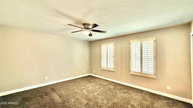 Building Photo - 2502 E Sahuaro Dr