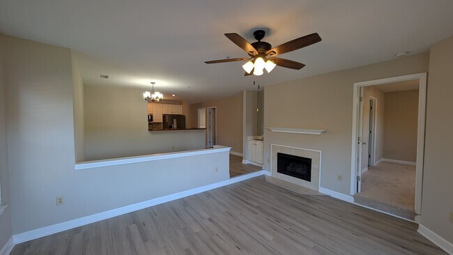 Building Photo - Three Bedroom Waterfront Condo Mooresville