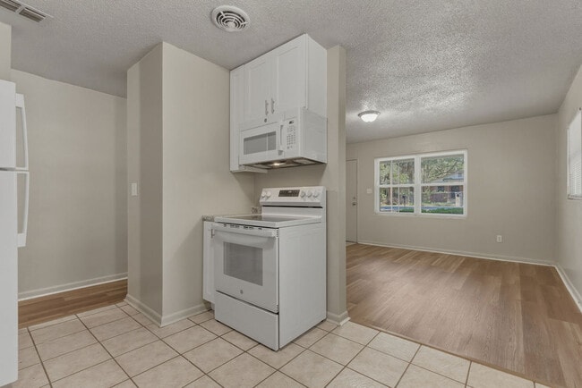 Building Photo - 1427 Connecticut St