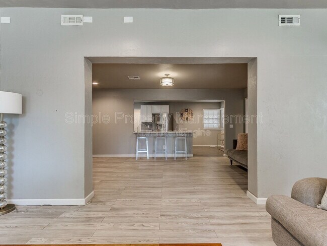 Building Photo - 4136 NW 61st Ter