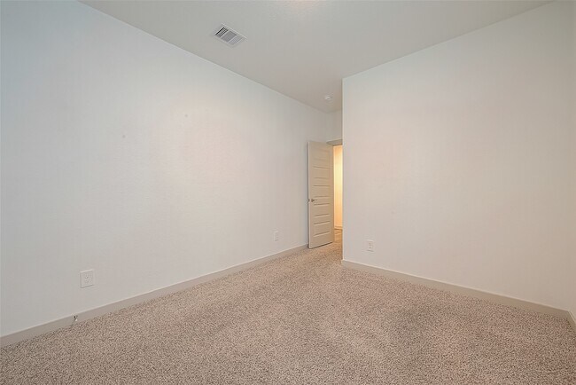 Building Photo - 29326 Red Rocks Pk Dr