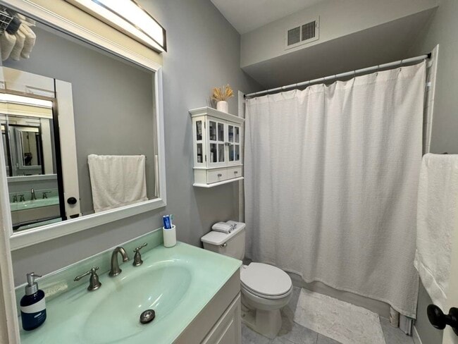 Building Photo - 531 Jefferson St