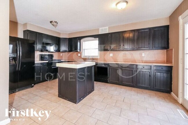 Building Photo - 3106 NE 56th St