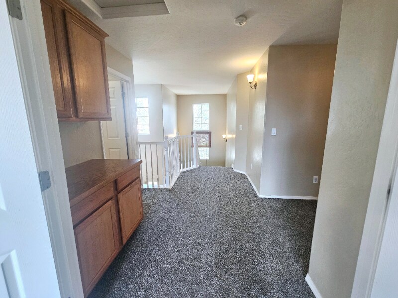 Building Photo - 6653 E Braly Ave