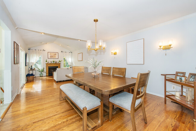 Dining area - 28 Independence Way