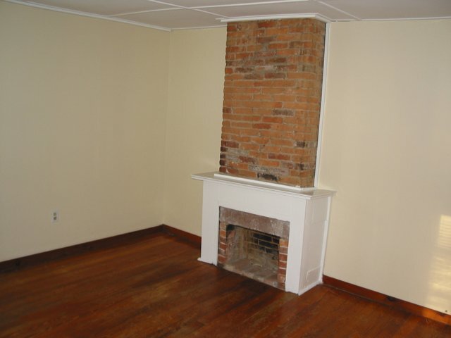 Larger bedroom - 104 S Water St