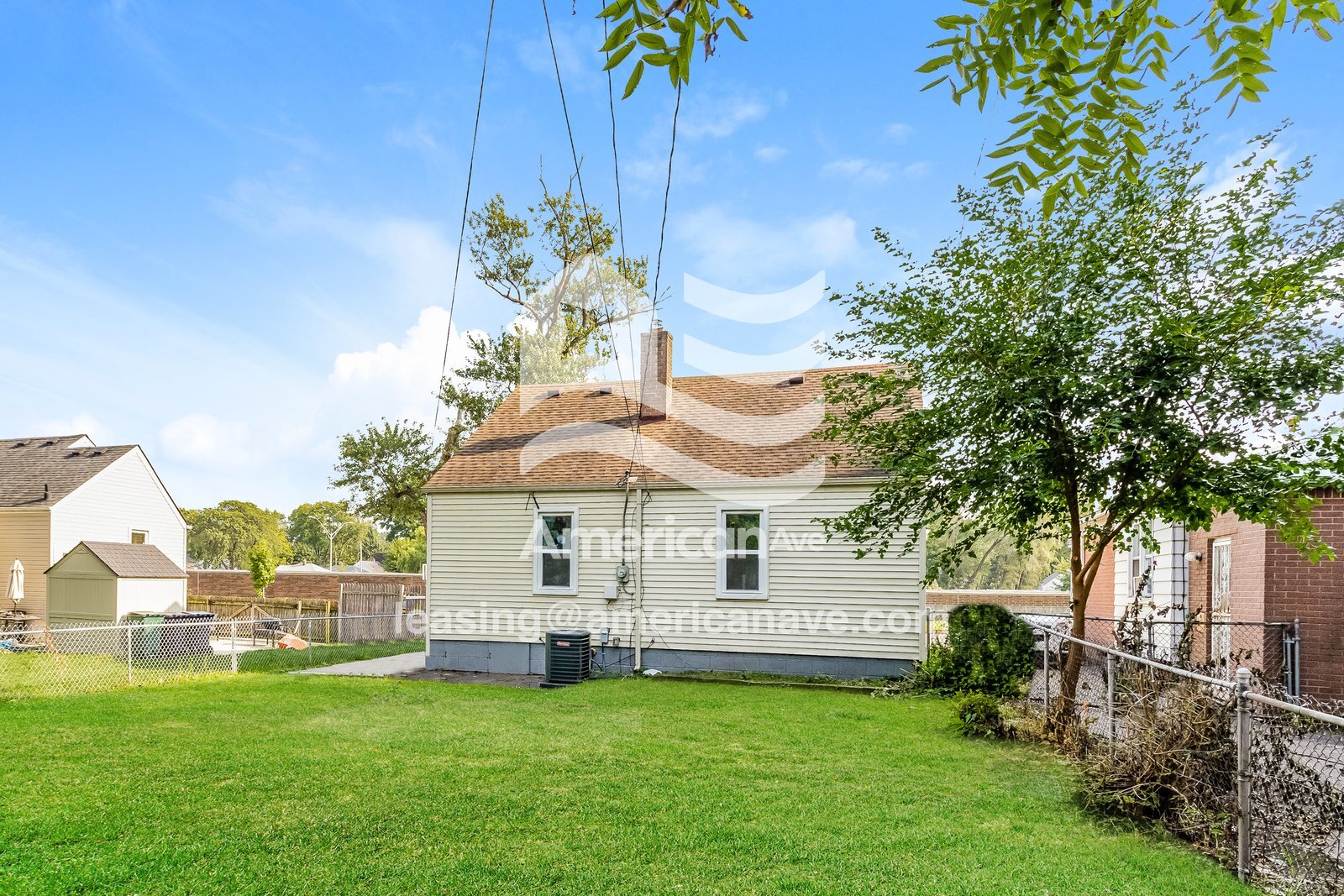 Building Photo - 1817 E 10 Mile Rd