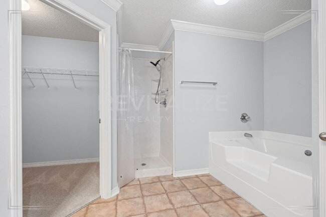 Building Photo - Beautiful 4-Bed 2-Bath Home on Corner Lot in Gated Community